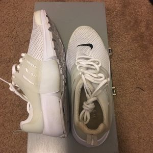 White nike presto